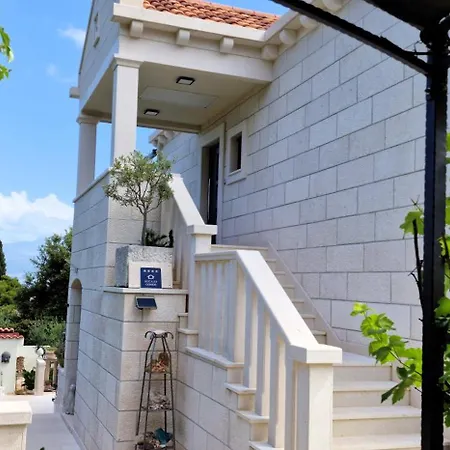 Ocean'S Serenity Supetar Exterior photo